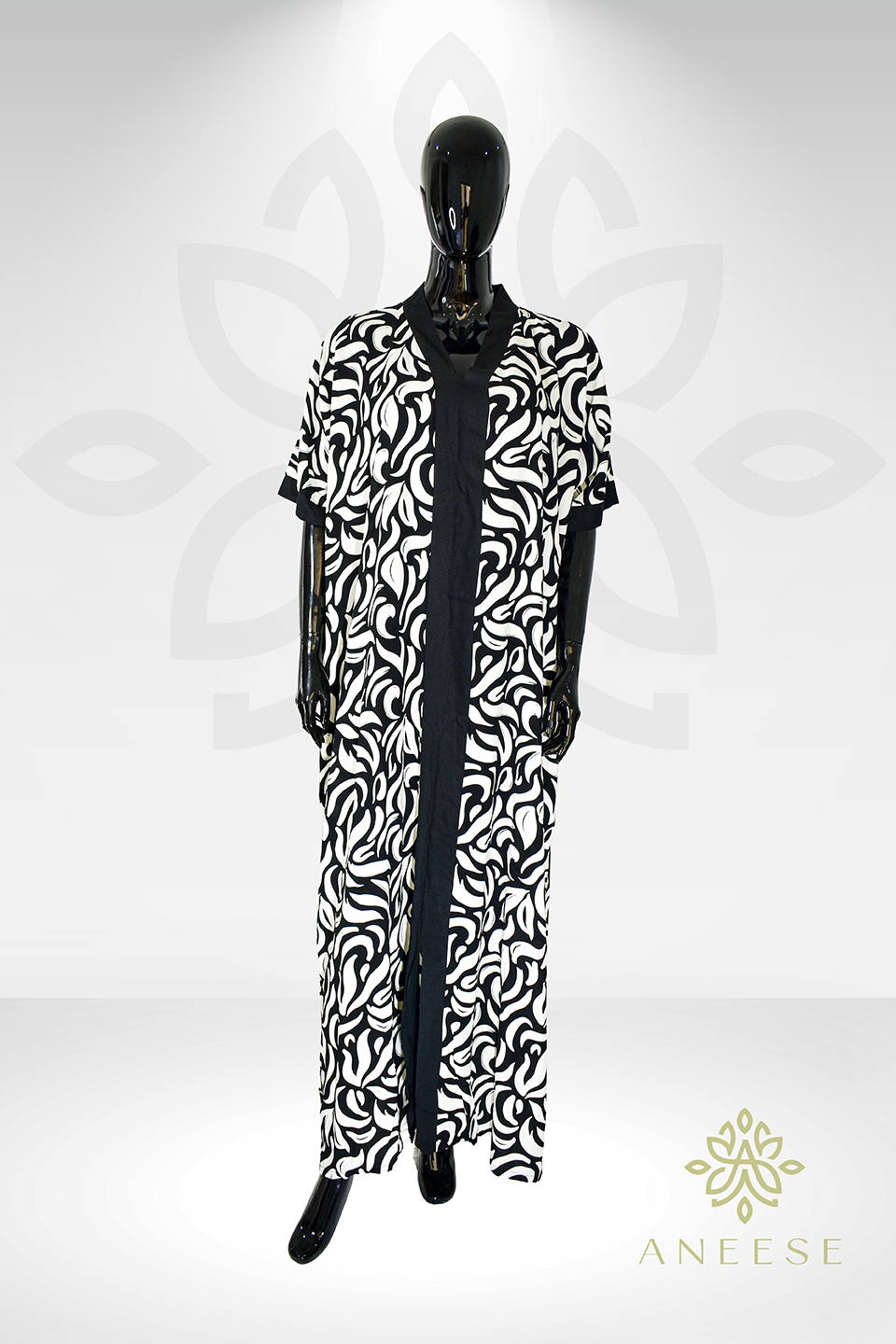 Ava Kaftan – Black & White Abstract