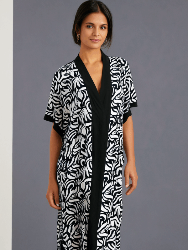 Ava Kaftan – Black & White Abstract - Image 3
