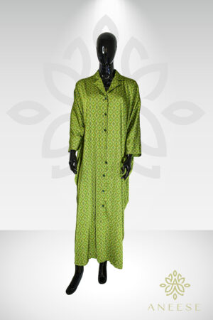 Kayla Kaftan – Bold Simplicity in Motion
